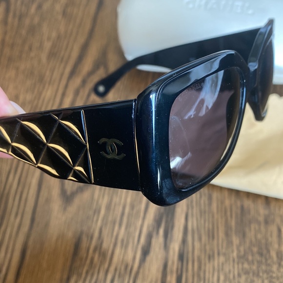 Chanel sunglasses - Picture 2 of 2